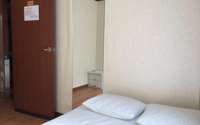 Hongdae Orange Guesthouse