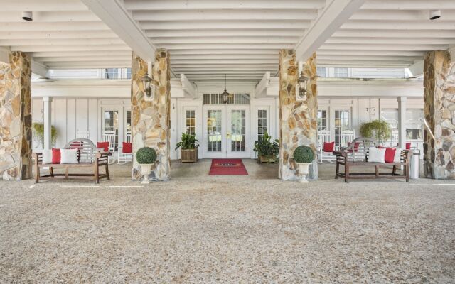 Gulf Hills Hotel & Resort
