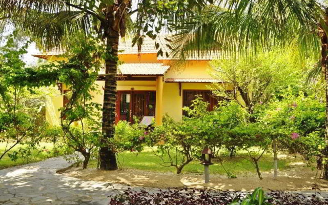 Sandhills Beach Resort & Spa