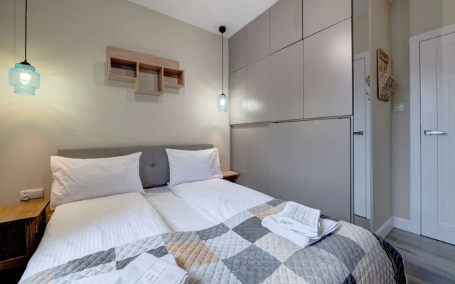 Live & Travel Apartments