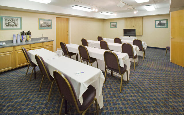 Holiday Inn Express Des Moines-At Drake University