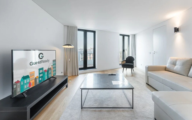 GuestReady - Sliding Doors