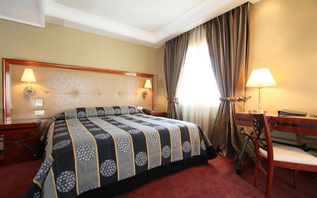 Piraeus Theoxenia Hotel