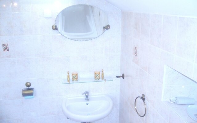 House With one Bedroom in Mandeville-en-bessin, With Enclosed Garden and Wifi - 6 km From the Beach
