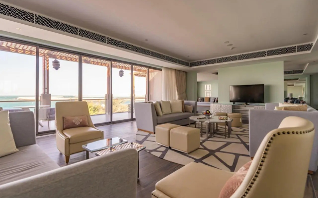 Royal Saray Resort