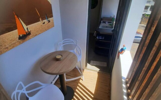 LUXURY BRAND NEW apartment - Excellent location 50m from the beach, restaurants, bars, shops