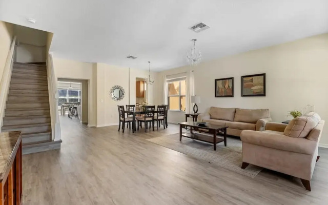 Themed Bedrooms and Large Pool