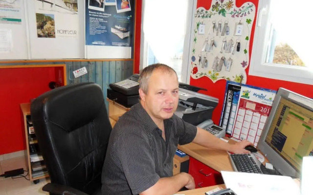 Contact Hôtel - Hôtel les Bleuets & SPA