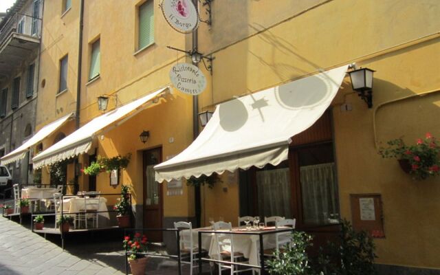 IL Borgo Ristorante Pizzeria Camere