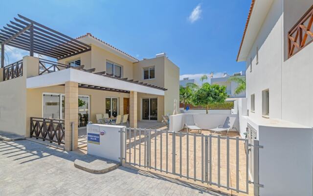 Konnos Beach Villa 9