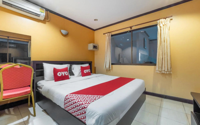 Oyo 75327 Diyana Residence