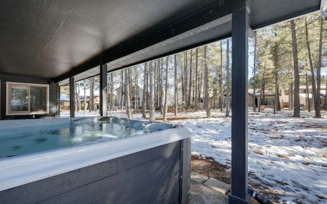 Chic Flagstaff Retreat w/ Fireplace & Patio!