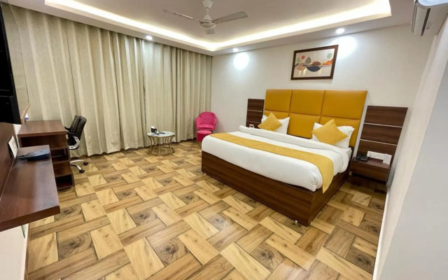 OYO Premium Near Fortis Faridabad