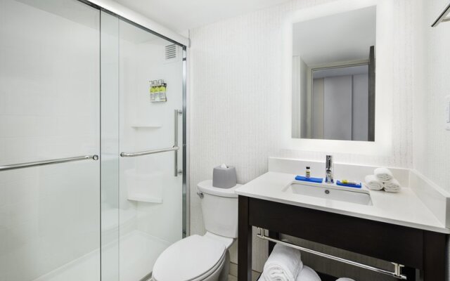 Holiday Inn I 64 West End