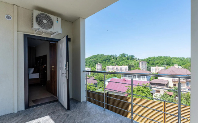 Sandro Palace na Lesnoy (Sandro Pelas)