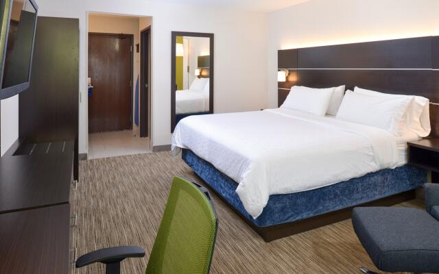 Holiday Inn Express Wixom by IHG