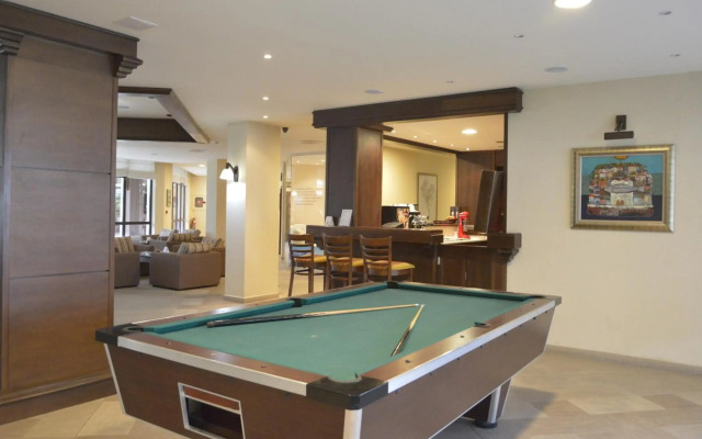 Winslow Infinity Apart Hotel