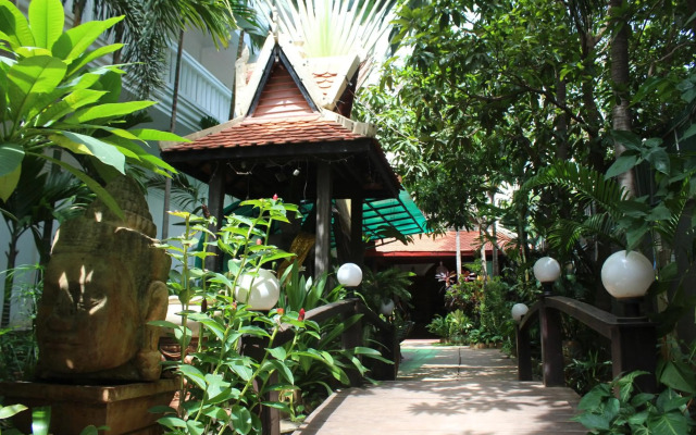 Central Night Hotel