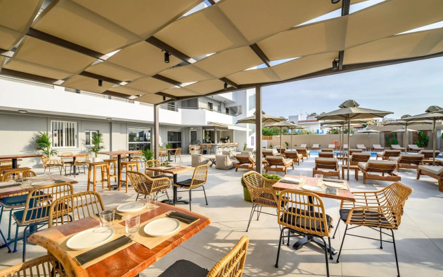 Nicolas Grand Suites - Adults Only