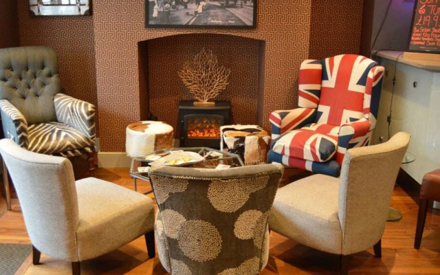 The Crescent Victoria Hotel