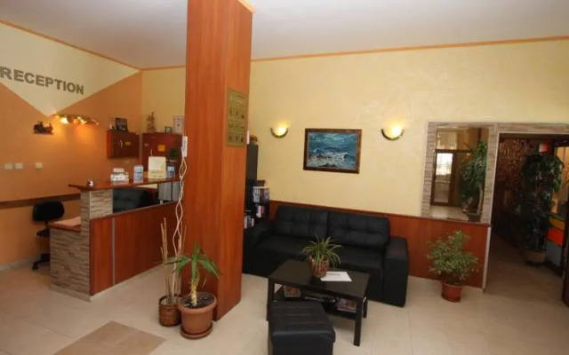 Friends Family Hotel