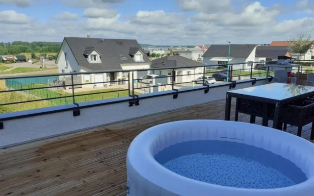 Le Majestic - terrasse, jacuzzi et parking privé