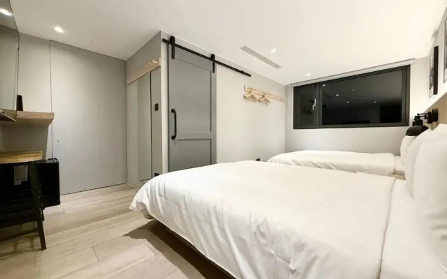 N2 Hotel
