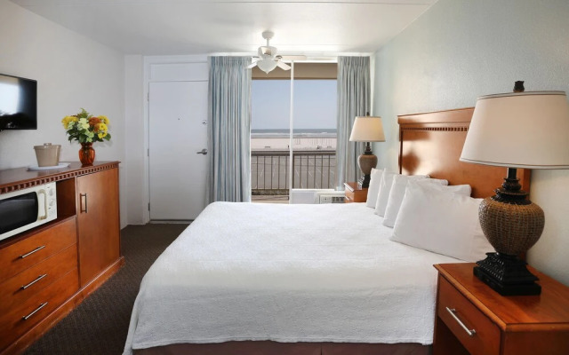 Aquarius Oceanfront Inn