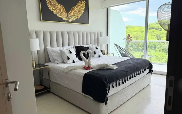 Luxury 2BR Bolongo Ocean View Private Beach