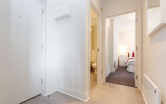 Roomspace Apartments -River House