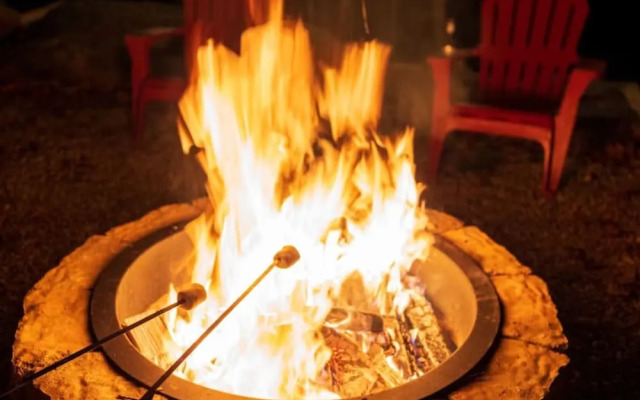 Romantic Cabin Retreat By Ghosal Luxury Lodging