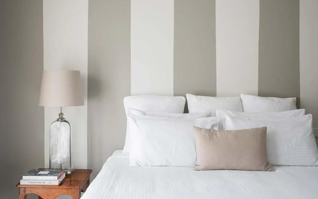 Lancemore Lindenderry Red Hill