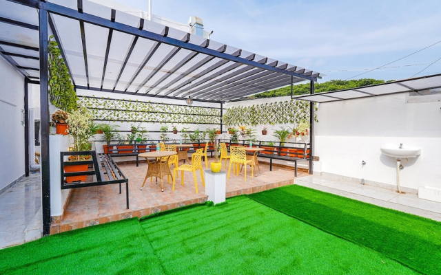 Fabhotel Ivory Pearl