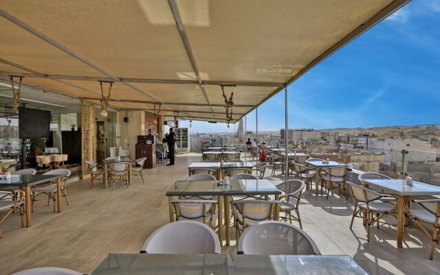 Mamlouk Pyramids Hotel
