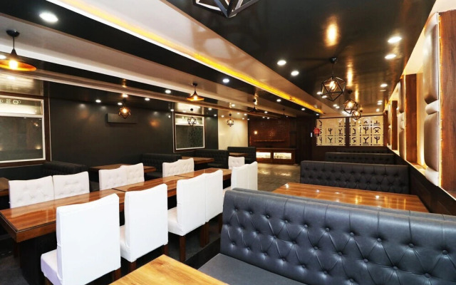 OYO 29423 03 Townhouse Inn