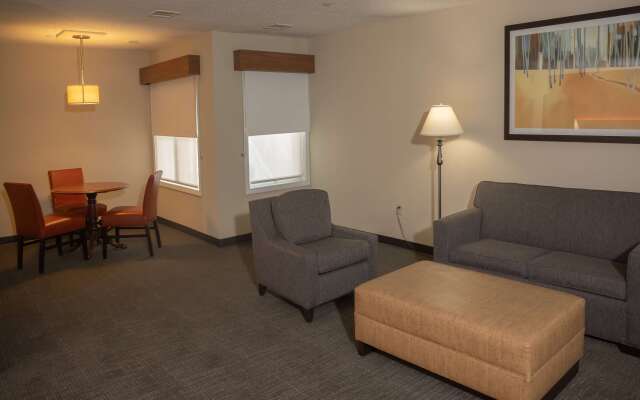 Hawthorn Suites BY Wyndham Erie