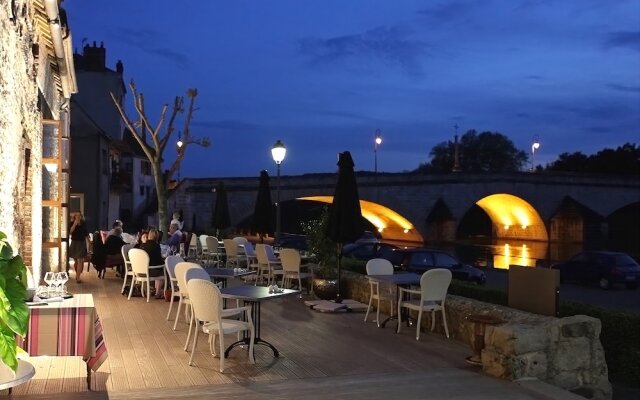 La Lucarne Aux Chouettes