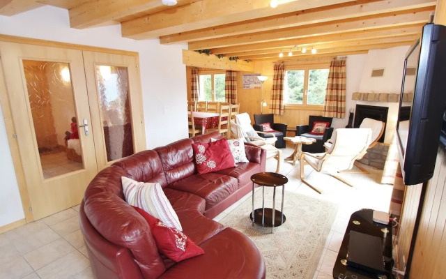 Luxury Chalet with Hot Tub in La Tzoumaz