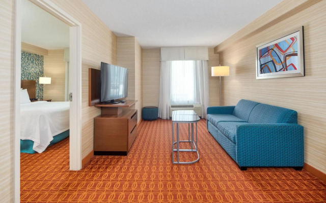 Fairfield Inn and Suites by Marriott Toronto Airport