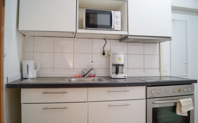 Timeless 2BR Near Downtown