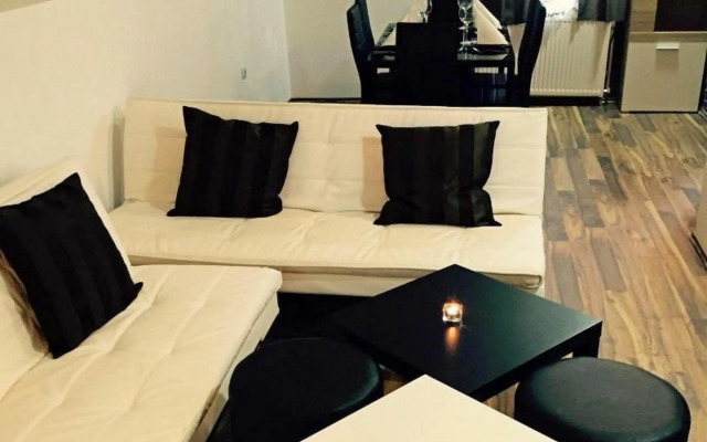 Apartments & Rooms  Sanja