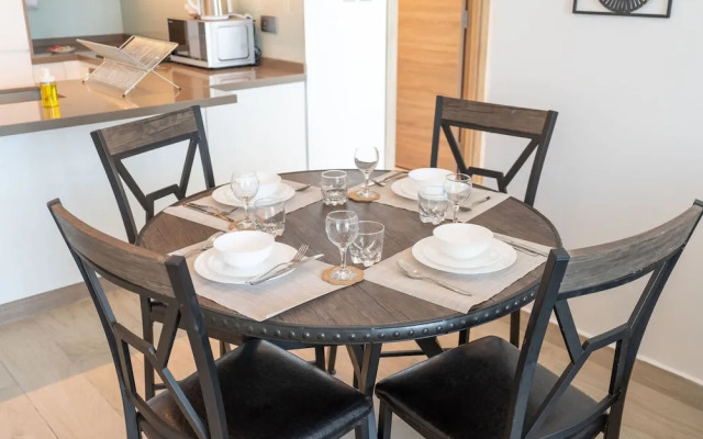 Luxury 1-bedroom in Dubai Marina That Sleeps 2