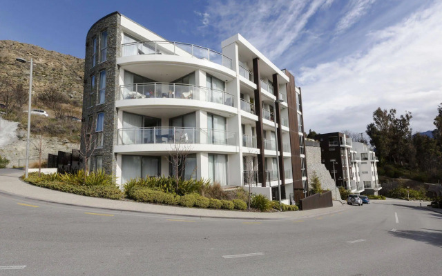 Queenstown Village Apartments