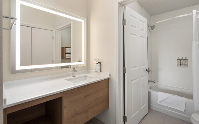 Staybridge Suites MPLS-Maple Grove/Arbor Lakes by IHG