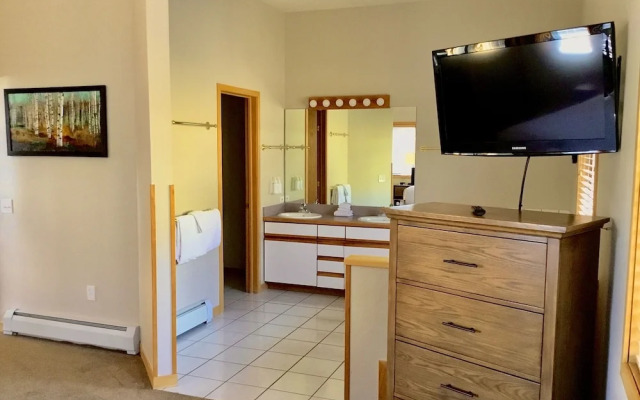 Gold Point Resort Breckenridge by Vacatia