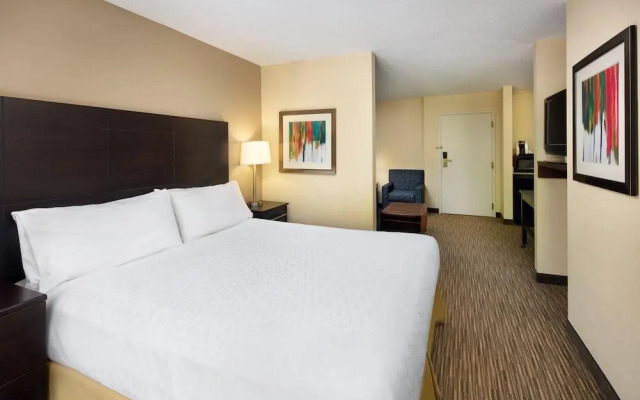 Holiday Inn Express & Suites Alpharetta - Windward Parkway