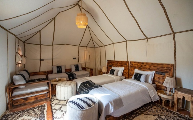 Merzouga  Aicha Luxury Camp