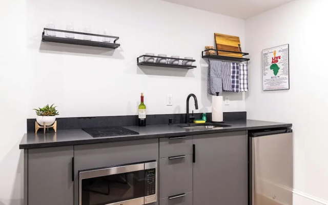 Thena Hotel - Spacious 1 BDRM