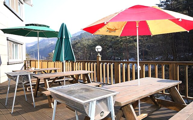 Yangyanggwangmyeong Family Pension