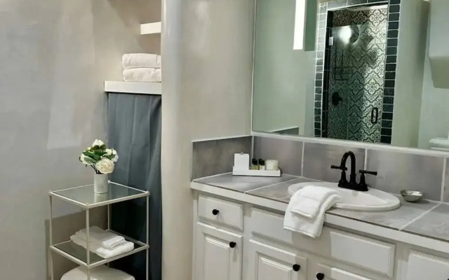 Palace Modern Residences at the Railyard